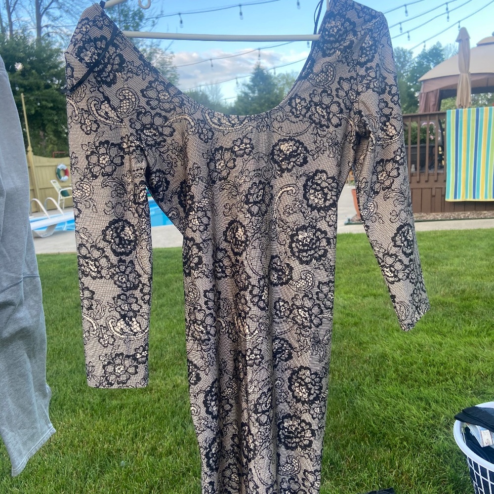 Tight quarter sleeve dress